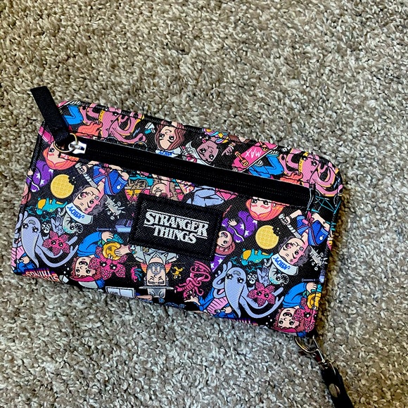 Netflix Stranger Things backpack and matching wallet - Picture 3 of 4
